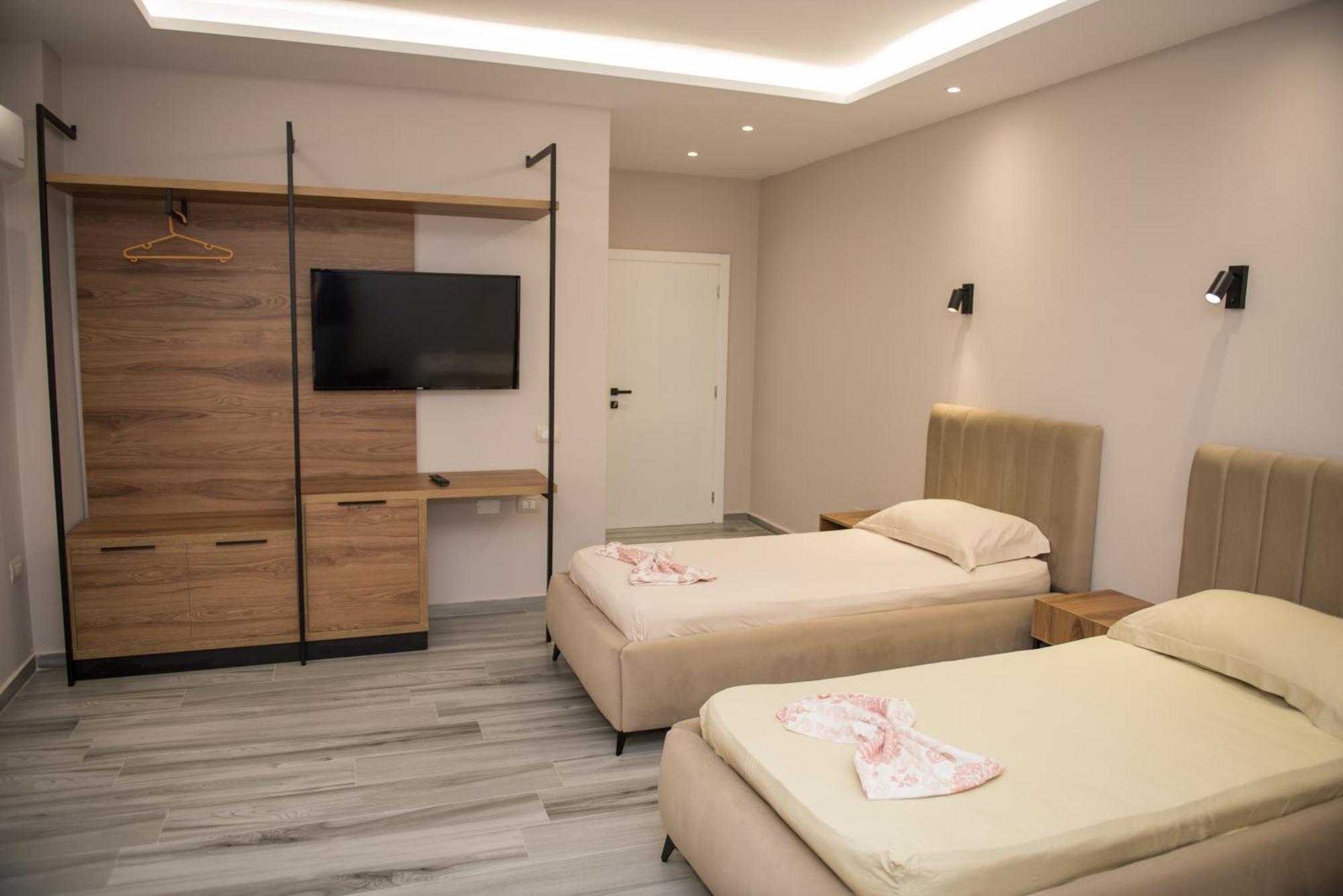 New Donantelo Hotel Avlonya Dış mekan fotoğraf